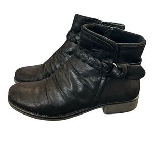 Baretraps Women's Black Ankle Boots